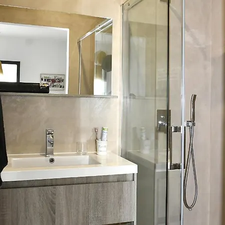 Magnifique Villa Sur Toit, A Deux Pas De La Mer Apartment *