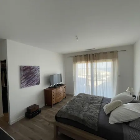 Apartment Magnifique Villa Sur Toit, A Deux Pas De La Mer San-Martino-di-Lota